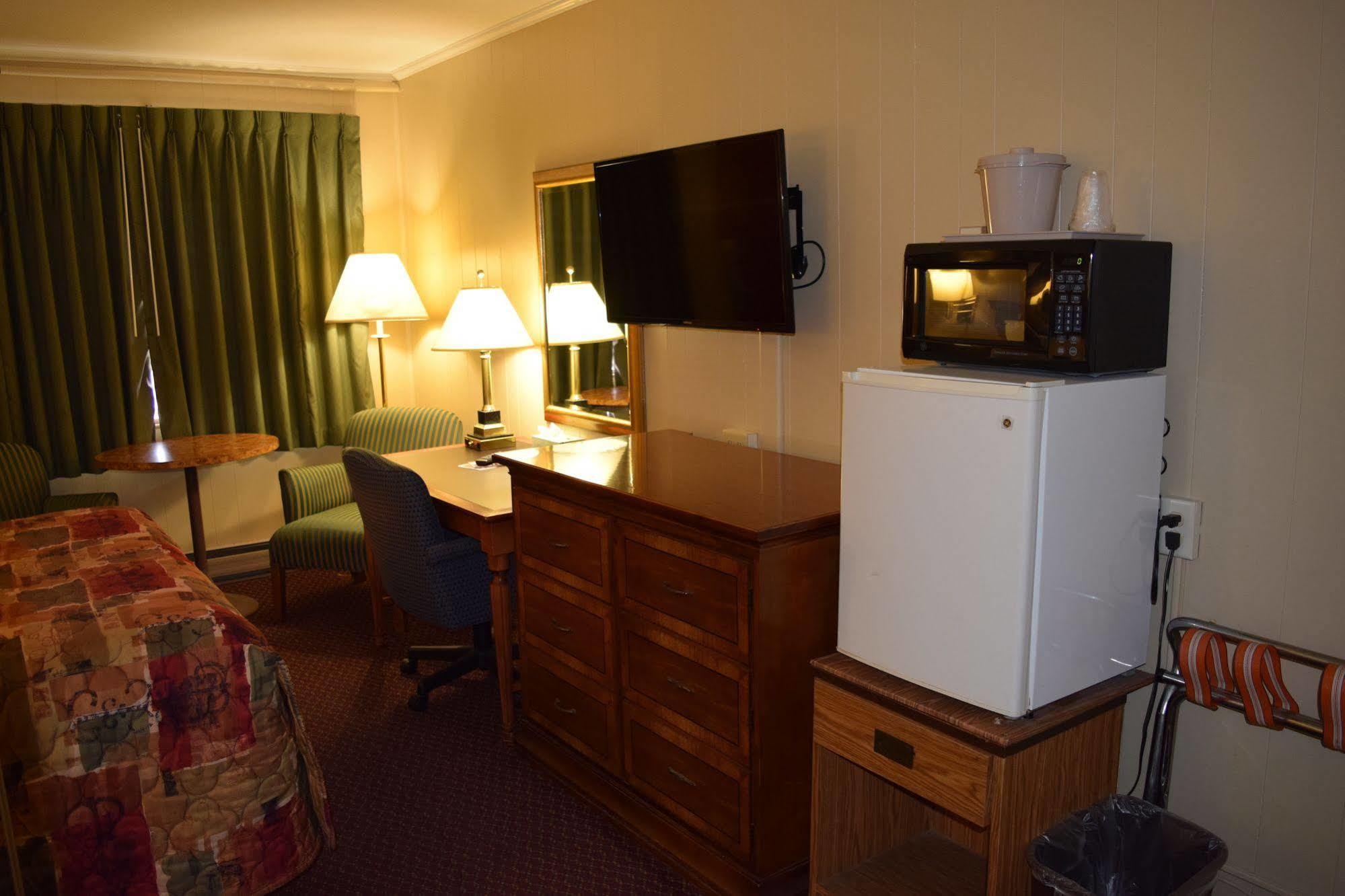 Economy Inn Taylorville Zewnętrze zdjęcie
